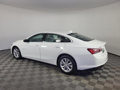 Summit White 2022 Chevrolet Malibu FWD LT