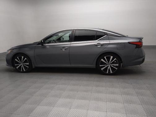 Gun Metallic 2021 Nissan Altima SR FWD