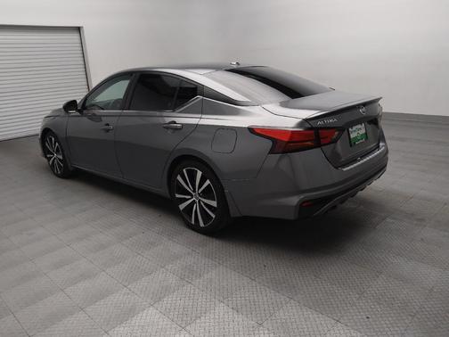 Gun Metallic 2021 Nissan Altima SR FWD