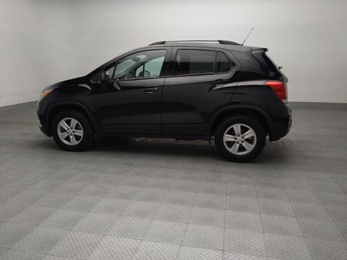 Mosaic Black Metallic 2021 Chevrolet Trax LT