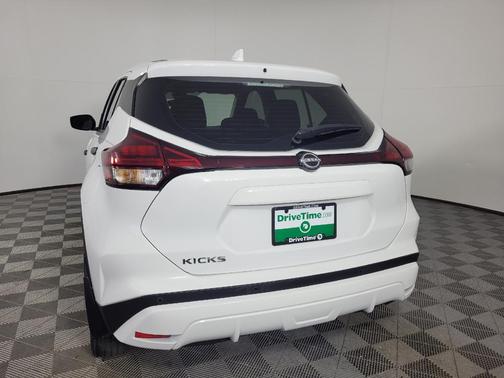 Fresh Powder 2024 Nissan Kicks S