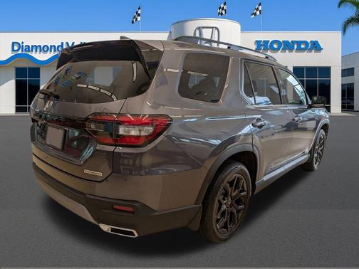 2025 Honda Pilot Touring 8-Passenger