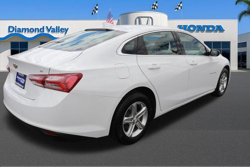 Summit White 2022 Chevrolet Malibu FWD LT