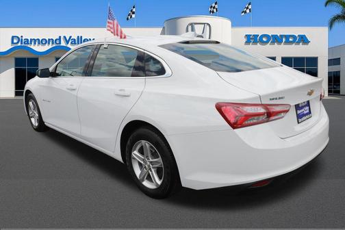 Summit White 2022 Chevrolet Malibu FWD LT