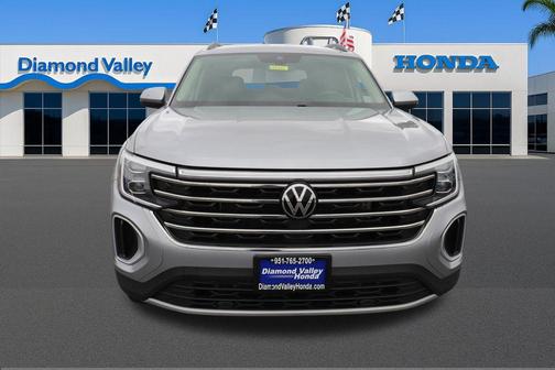 Silver Mist Metallic 2024 Volkswagen Atlas 2.0T SE w/Technology 4MOTION