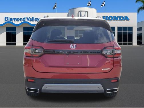 2025 Honda Pilot Touring 8-Passenger