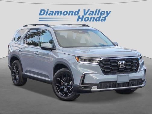2025 Honda Pilot Touring 8-Passenger