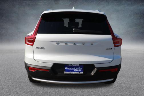 2024 Volvo XC40 B5 Core