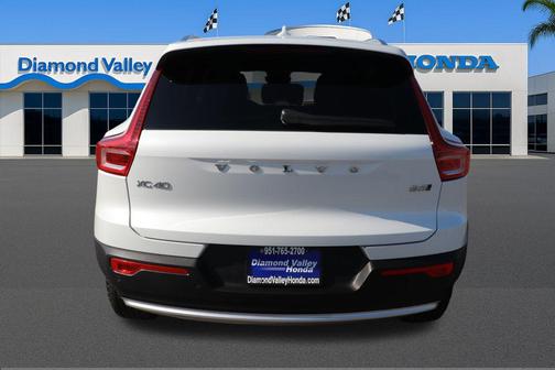 2024 Volvo XC40 B5 Core