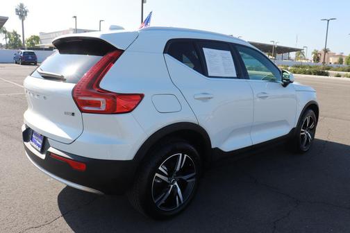 2024 Volvo XC40 B5 Core