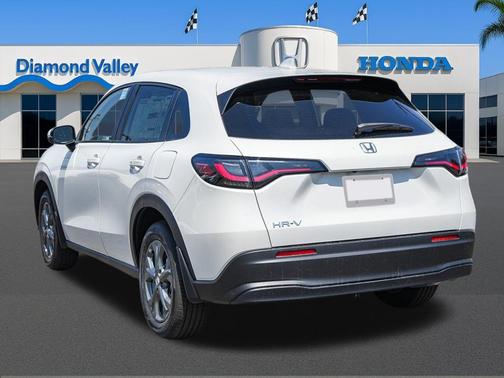 Platinum White Pearl 2027 Honda HR-V LX