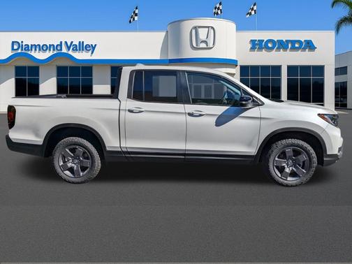 Platinum White Pearl 2026 Honda Ridgeline TrailSport