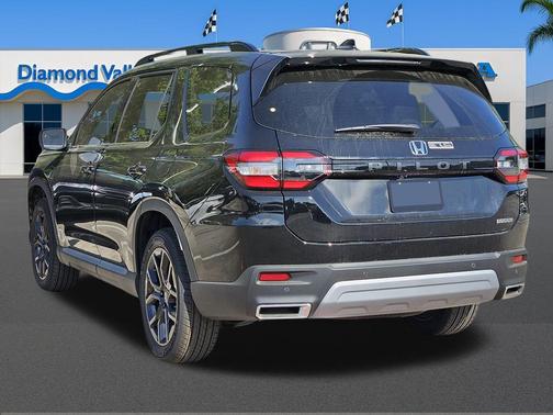 2025 Honda Pilot Touring 8-Passenger