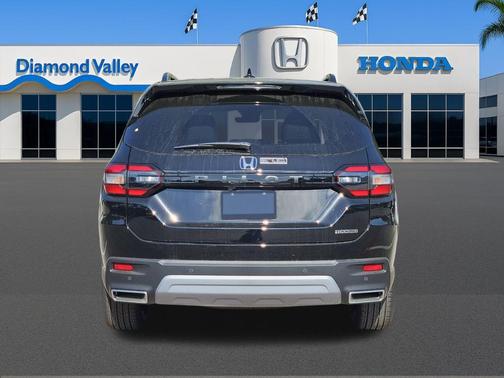 2025 Honda Pilot Touring 8-Passenger
