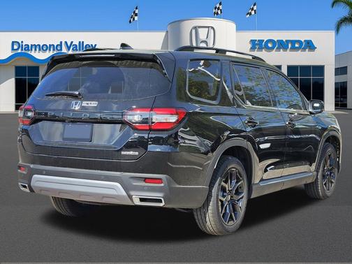2025 Honda Pilot Touring 8-Passenger