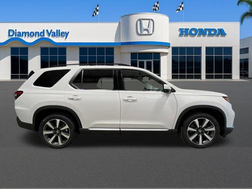 2025 Honda Pilot Touring 8-Passenger