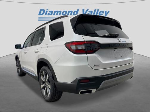 2025 Honda Pilot Touring 8-Passenger