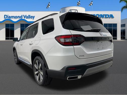 2025 Honda Pilot Touring 8-Passenger