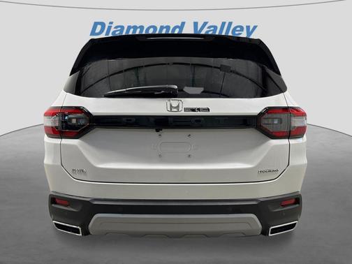 2025 Honda Pilot Touring 8-Passenger