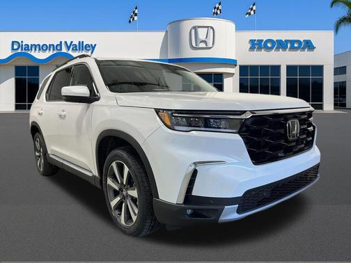 2025 Honda Pilot Touring 8-Passenger