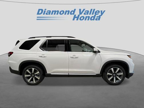 2025 Honda Pilot Touring 8-Passenger