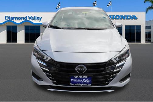 Brilliant Silver Metallic 2025 Nissan Versa 1.6 SV