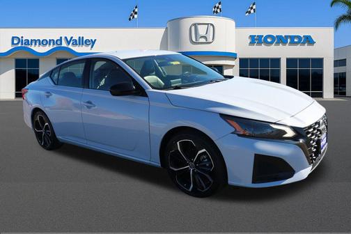 2023 Nissan Altima SR FWD