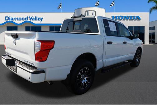 2024 Nissan Titan SV