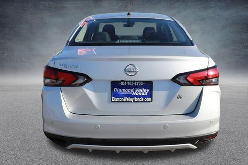 2023 Nissan Versa 1.6 S