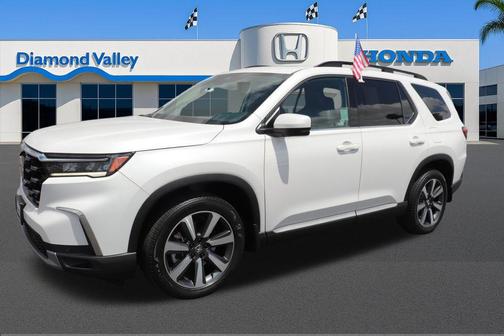 Platinum White 2024 Honda Pilot Touring 8-Passenger