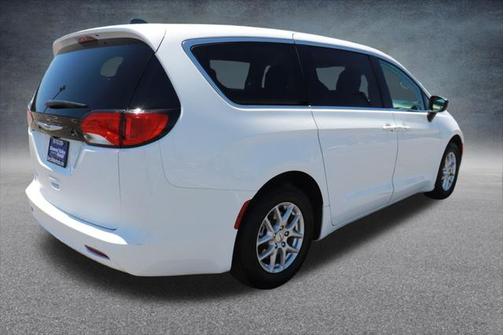 2024 Chrysler Voyager LX