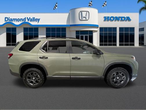 Ash Green Metallic 2026 Honda Pilot TrailSport