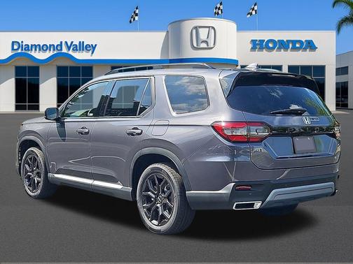 2025 Honda Pilot Touring 8-Passenger