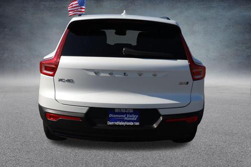 2024 Volvo XC40 B5 Core