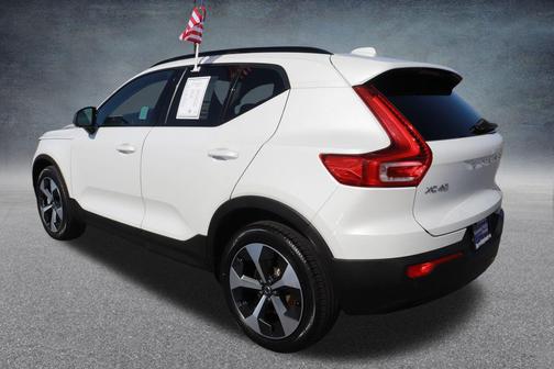 2024 Volvo XC40 B5 Core