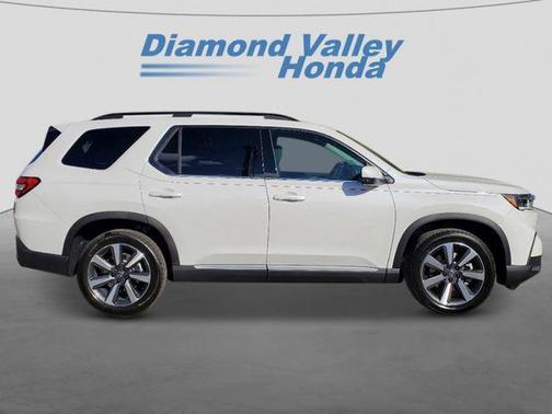 2025 Honda Pilot Touring 8-Passenger