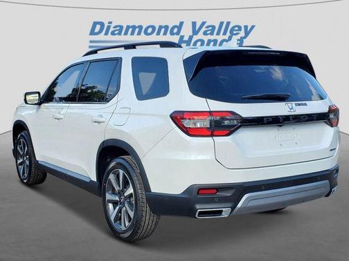 2025 Honda Pilot Touring 8-Passenger