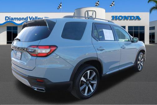 2023 Honda Pilot Touring 8-Passenger