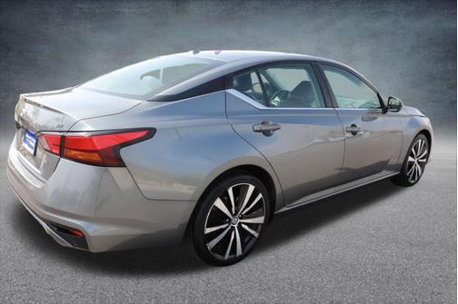 2022 Nissan Altima SR FWD