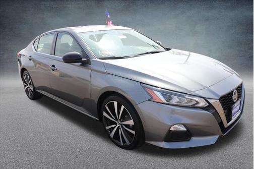 2022 Nissan Altima SR FWD