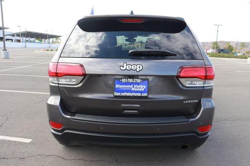 2020 Jeep Grand Cherokee Laredo