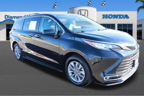 2023 Toyota Sienna XLE