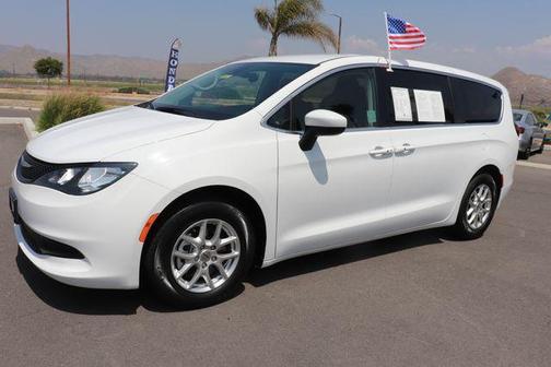 2023 Chrysler Voyager LX