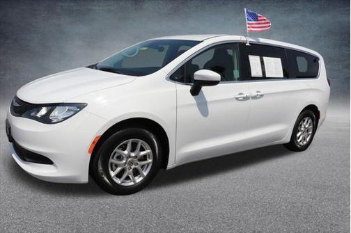 2023 Chrysler Voyager LX