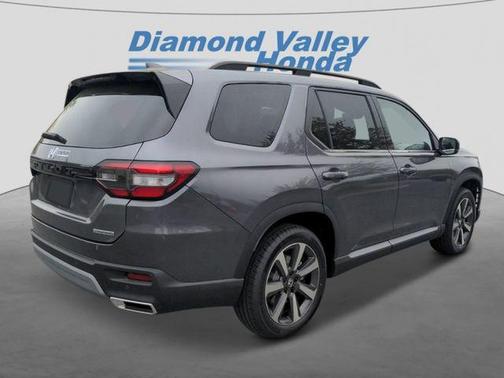 2025 Honda Pilot Touring 8-Passenger