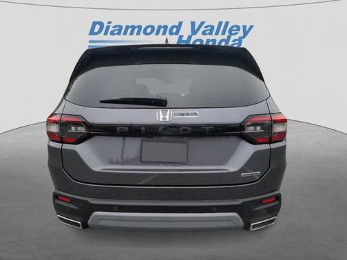 2025 Honda Pilot Touring 8-Passenger