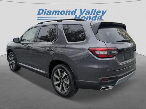 2025 Honda Pilot Touring 8-Passenger