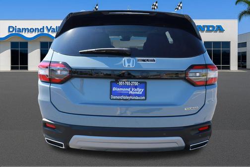 2025 Honda Pilot Touring 8-Passenger