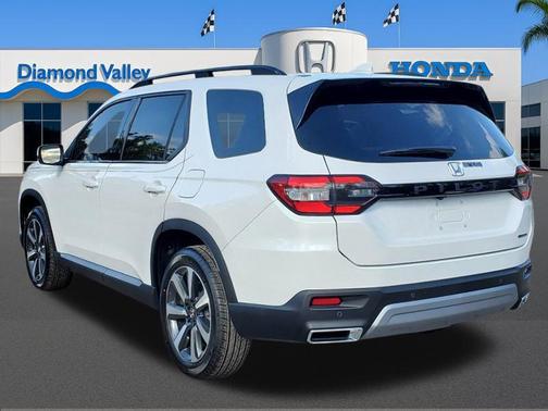 2025 Honda Pilot Touring 8-Passenger
