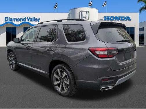 2025 Honda Pilot Touring 8-Passenger